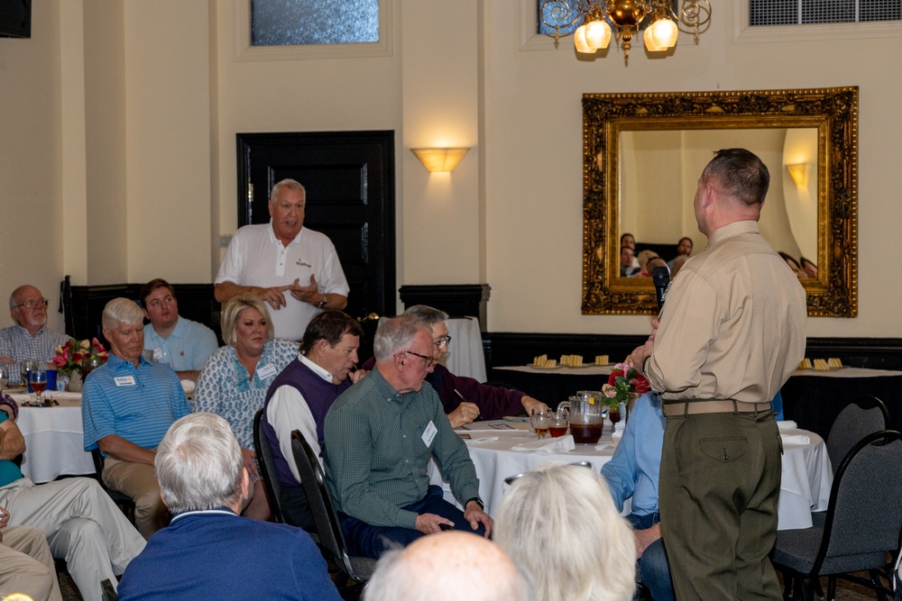 Commanding General of 2nd MAW speaks to the New Bern Rotary Club