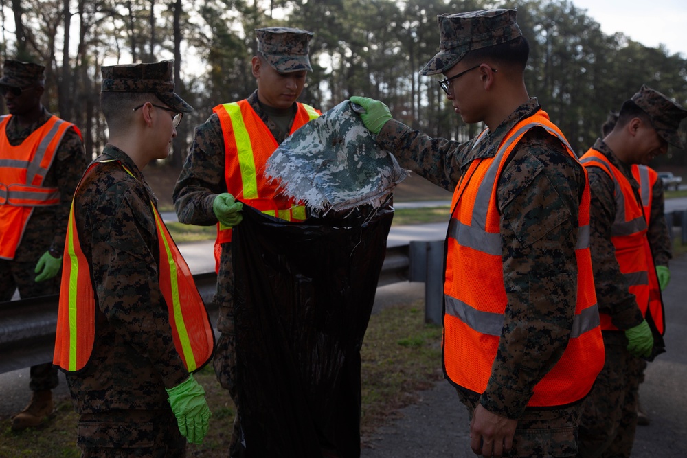 H&amp;S Battalion conducts a base clean-up on MCB Camp Lejeune