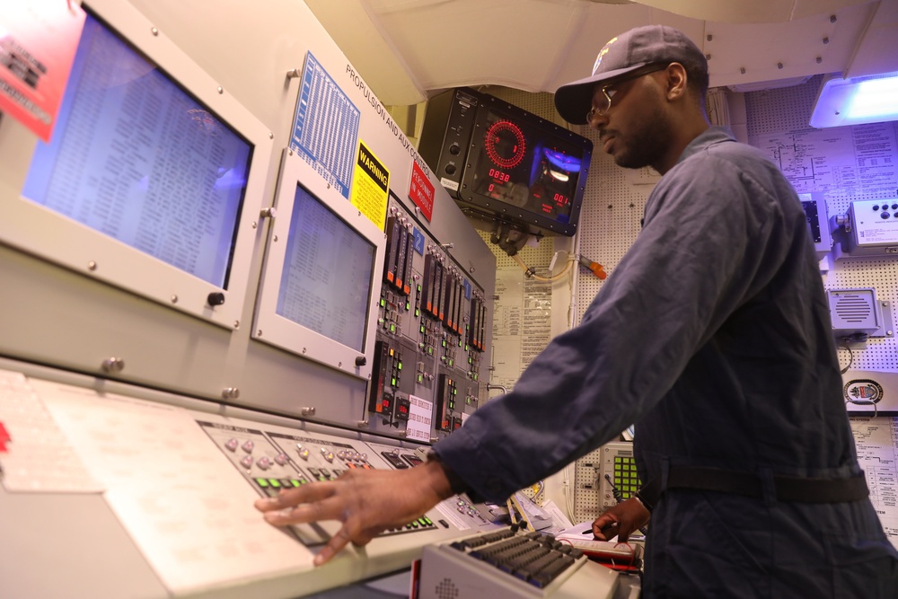 USS Sterett Conducts Engineering Reference and Training