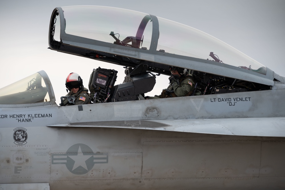 Navy F-18 visits Vance AFB