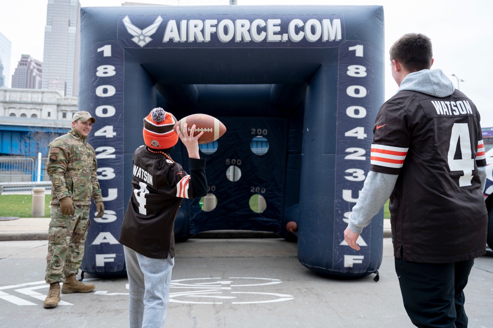 311th RCS engages with community at Cleveland Browns game