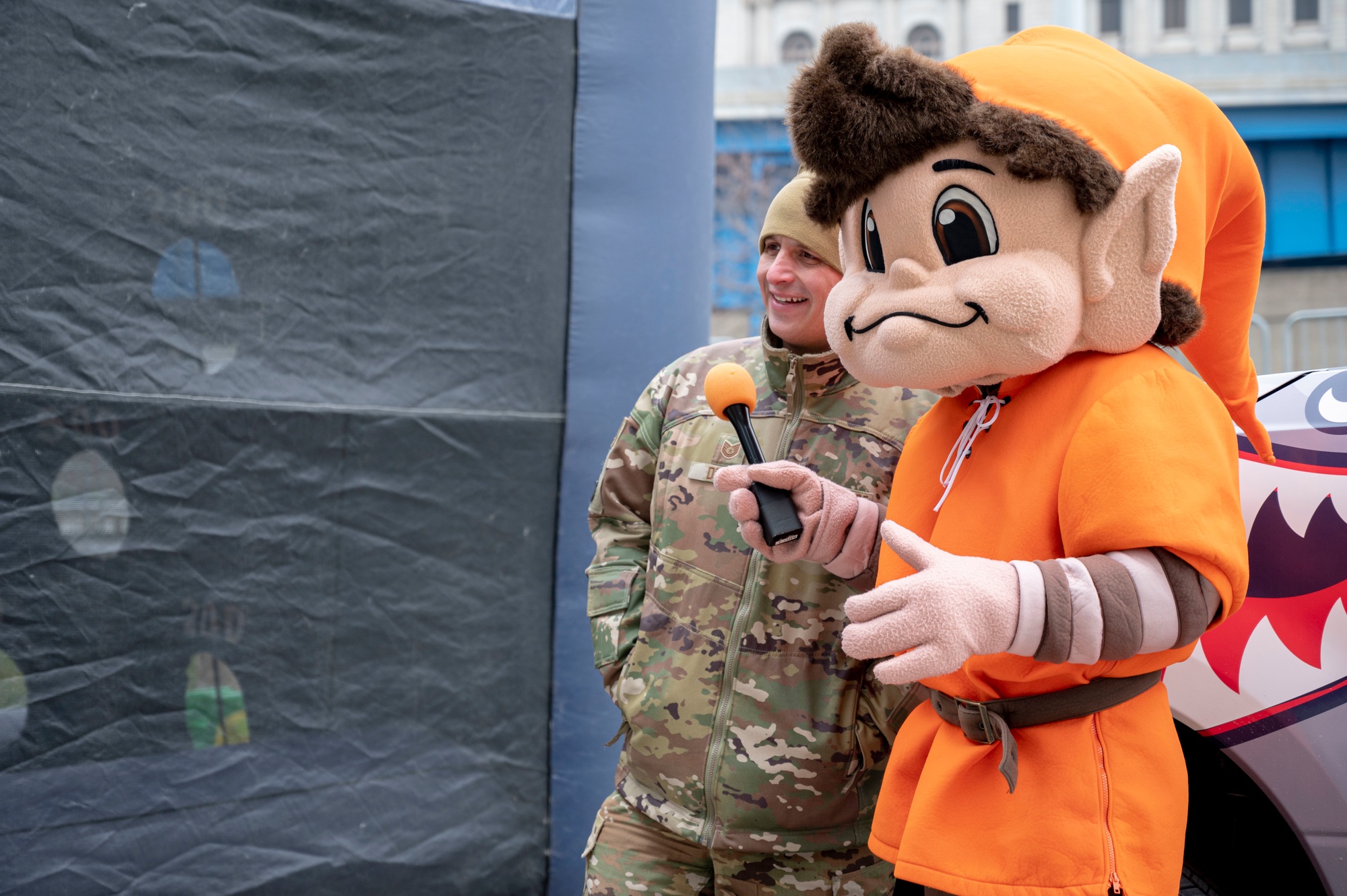 DVIDS - Images - 311th RCS engages with community at Cleveland Browns game  [Image 5 of 7]