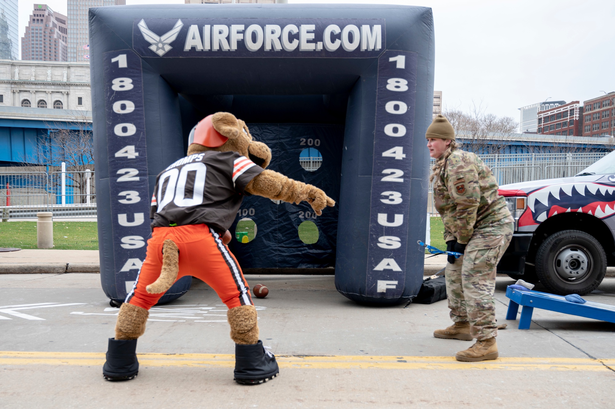 DVIDS - Images - 311th RCS engages with community at Cleveland Browns game  [Image 4 of 7]