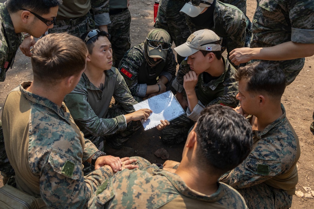 13th MEU Maritime Raid Force Amphibious Landing Drills