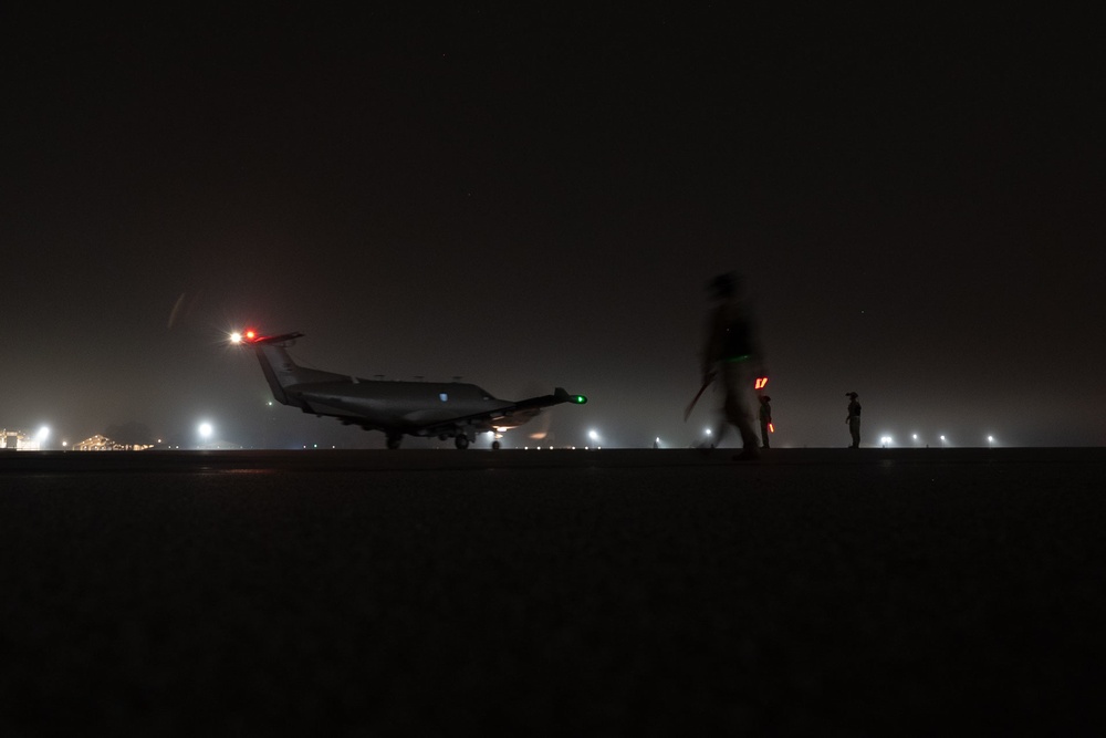 Crews perform hot refuel exercise on U-28A Draco