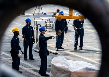 USS Hershel "Woody" Williams delivers supplies to Mersin, Türkiye