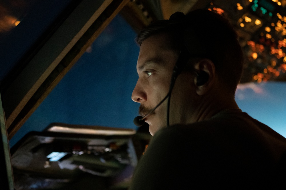 U.S., Dutch Exchange pilots fly presence patrol in support of OIR