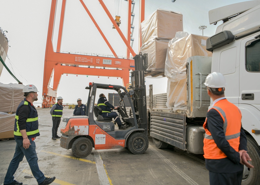 USS Hershel ‘Woody’ Williams drops off humanitarian aid in Türkiye