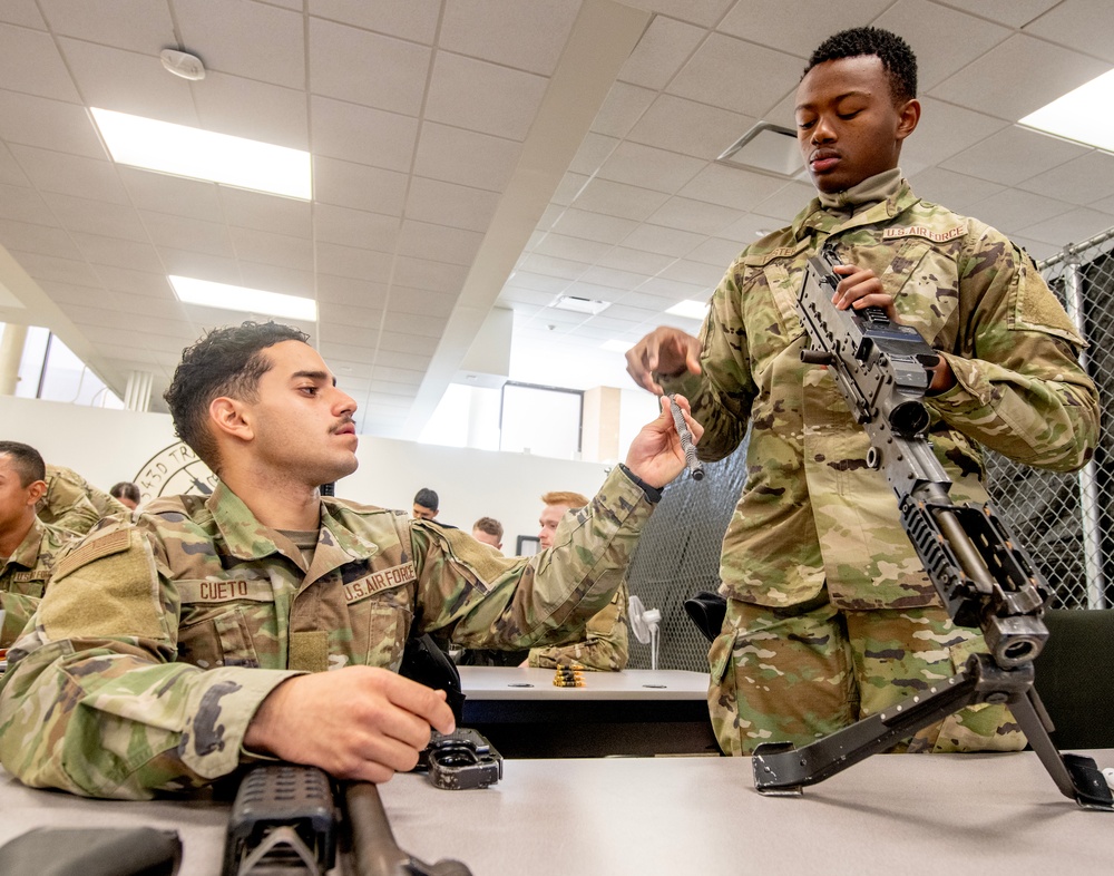 Lightweight machine gun training school