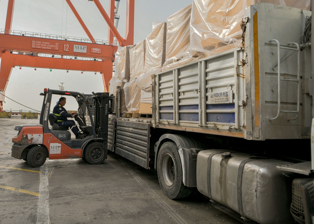 USS Hershel ‘Woody’ Williams drops off humanitarian aid in Türkiye