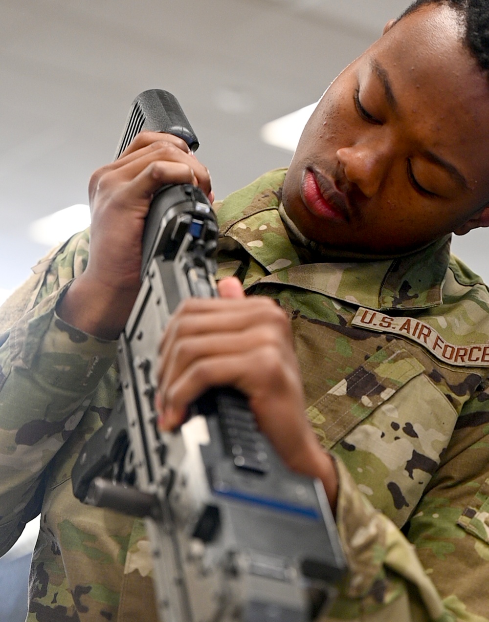 Lightweight machine gun training school