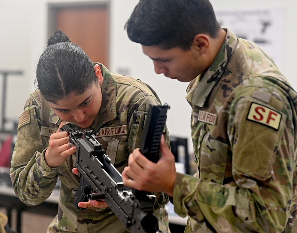 Lightweight machine gun training school