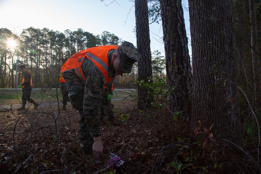 H&amp;S Battalion conducts a base clean-up on MCB Camp Lejeune