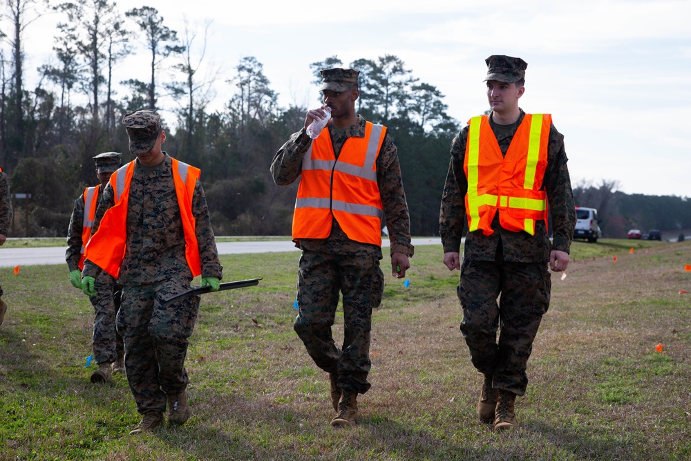 H&amp;S Battalion conducts a base clean-up on MCB Camp Lejeune