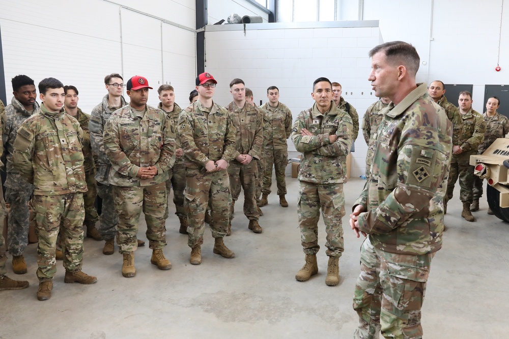 Maj. Gen. Hodne visits Tapa Army Base