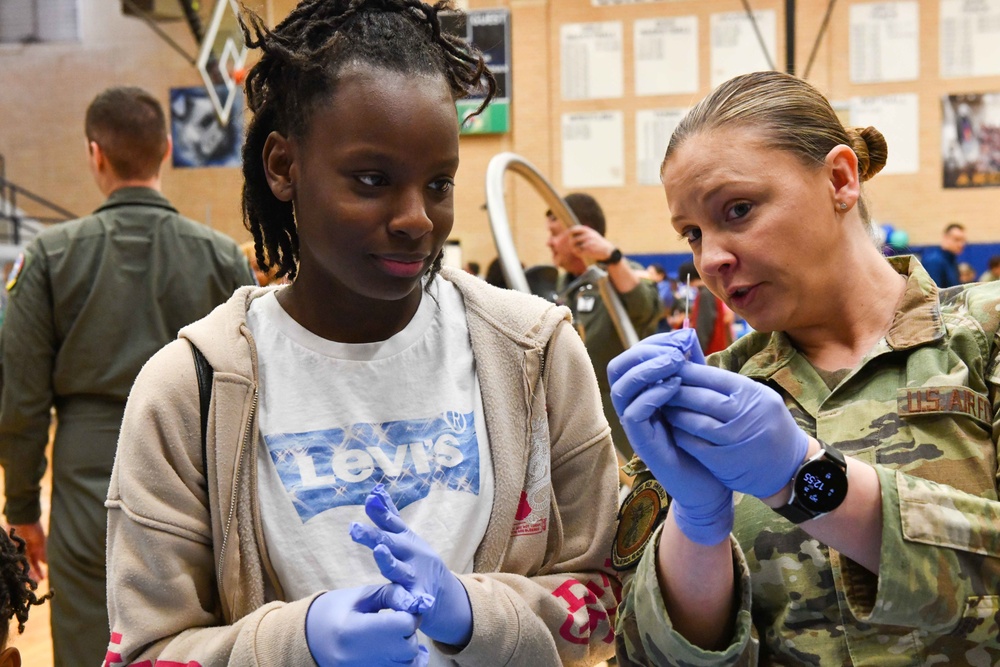 97 AMW Airmen ‘AIM’ to inspire at local aviation fair