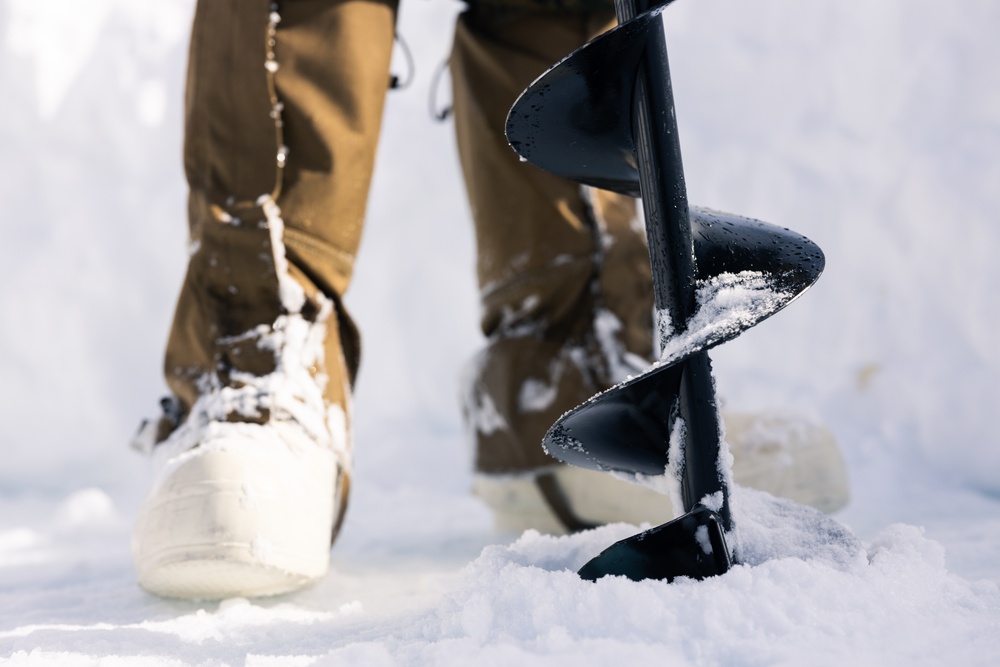 Using explosives, Mountain Engineers Course triggers intentional avalanche