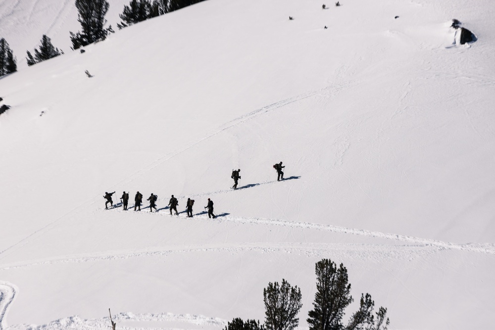 Using explosives, Mountain Engineers Course triggers intentional avalanche