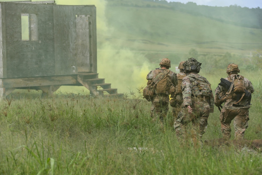 2-35, 3IBCT, 25th ID Squad Live Fire