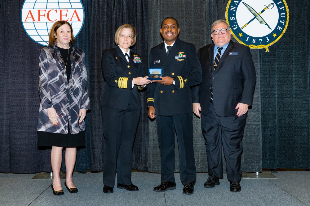 CSG 7 Sailor Presented FY22 Copernicus Award