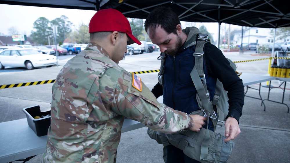 3rd ESC, 525 MI Brigade Supports Local Recruiting Efforts