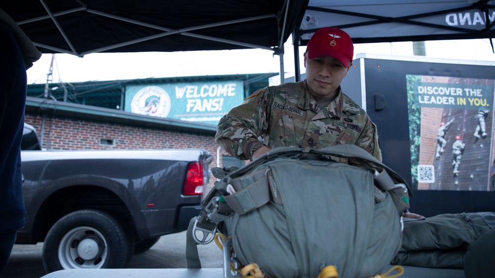 3rd ESC, 525 MI Brigade Supports Local Recruiting Efforts