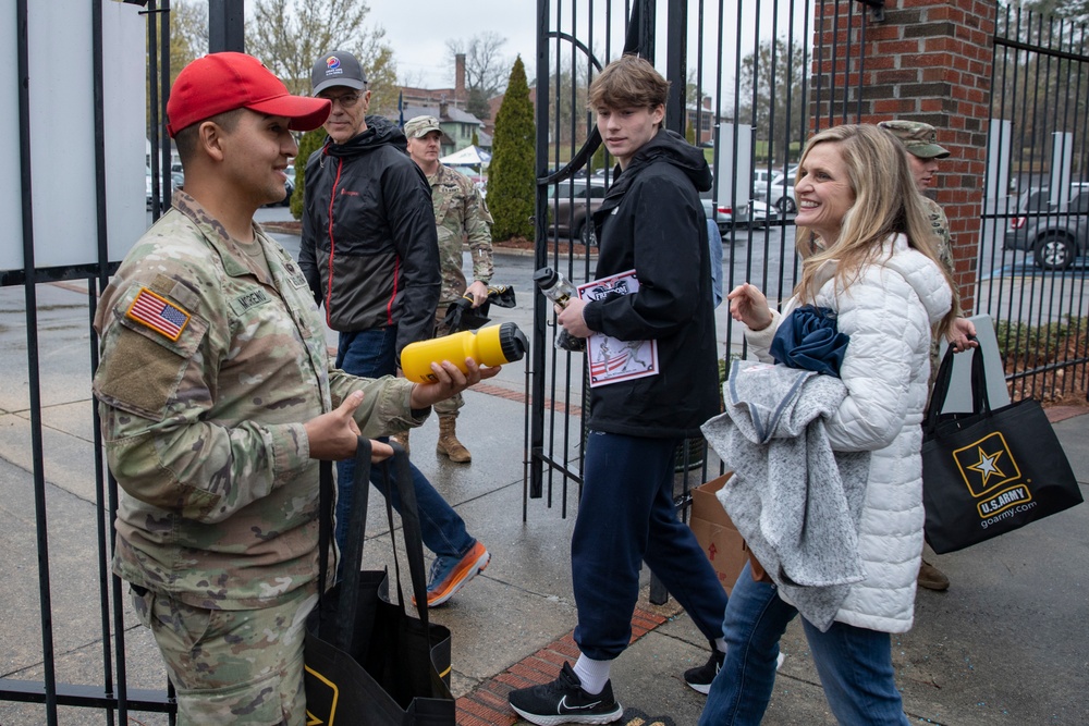 3rd ESC, 525 MI Brigade Supports Local Recruiting Efforts