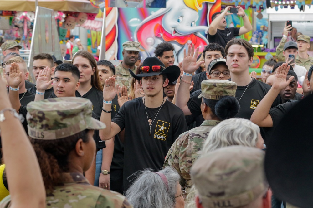 III Armored Corps, Fort Hood troopers attend Houston Rodeo, honor service