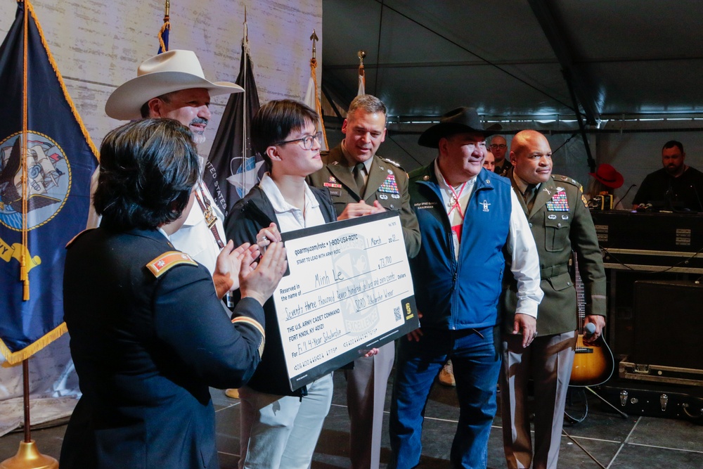 III Armored Corps, Fort Hood troopers attend Houston Rodeo, honor service