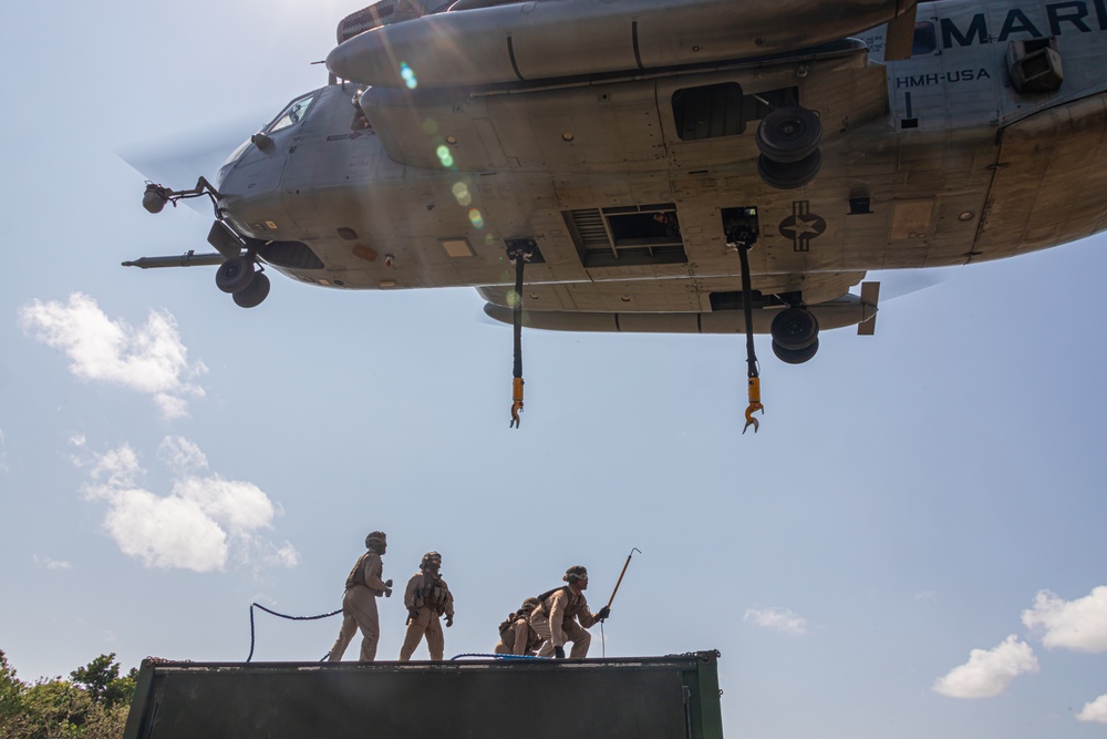 Lift Off! | 3rd LSB and 3rd Maintenance Battalion Marines Conduct Helicopter Support Team Operations