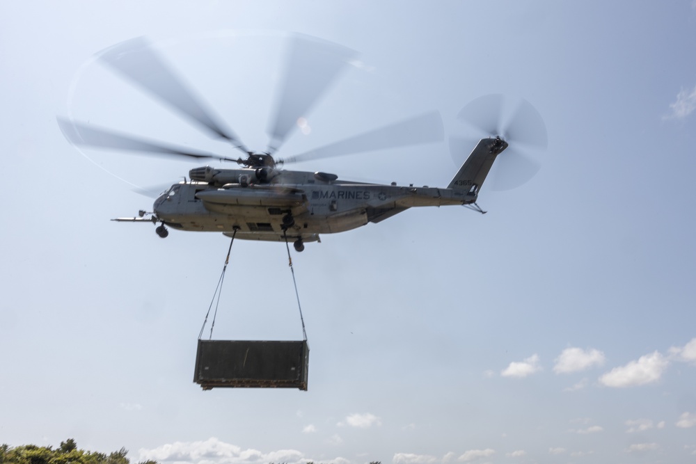 Lift Off! | 3rd LSB and 3rd Maintenance Battalion Marines Conduct Helicopter Support Team Operations