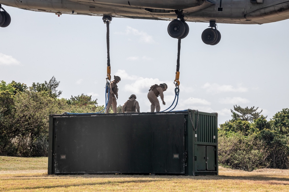 Lift Off! | 3rd LSB and 3rd Maintenance Battalion Marines Conduct Helicopter Support Team Operations