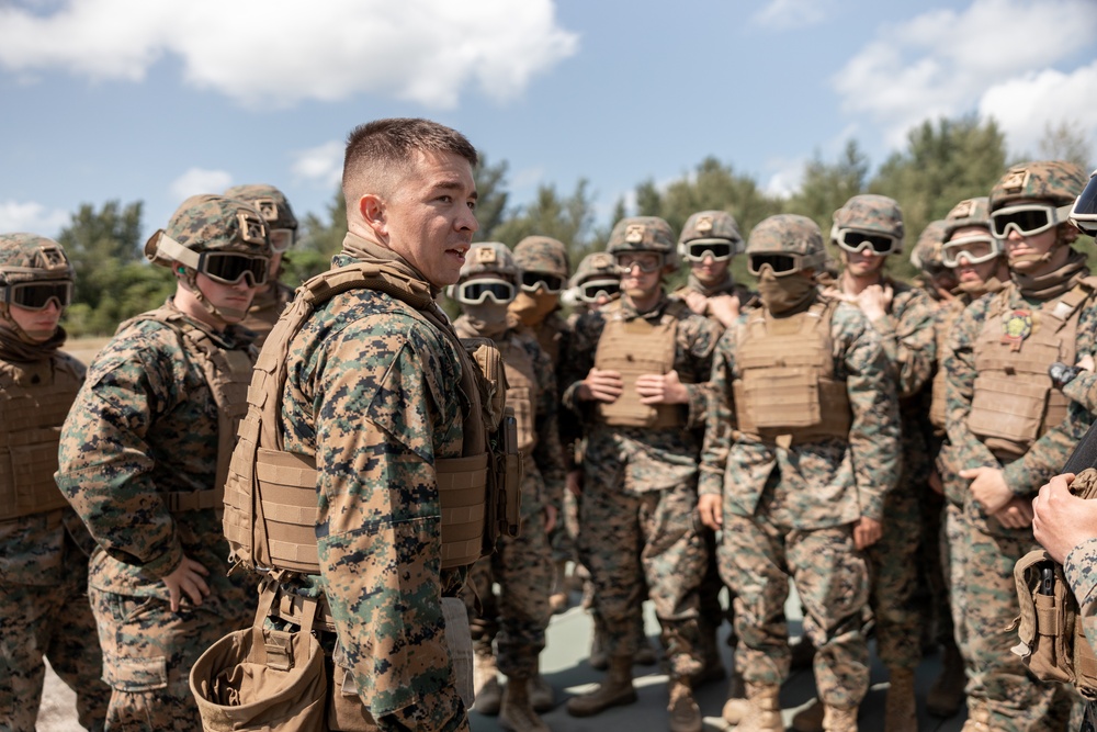 Lift Off! | 3rd LSB and 3rd Maintenance Battalion Marines Conduct Helicopter Support Team Operations