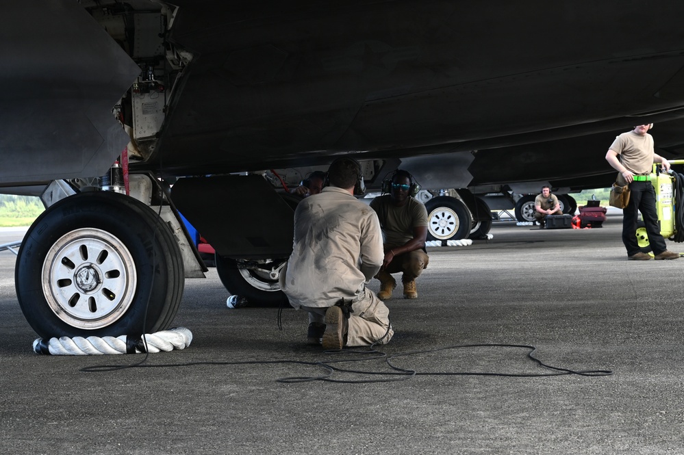 F-22 Raptors launch, land during AR 23-1