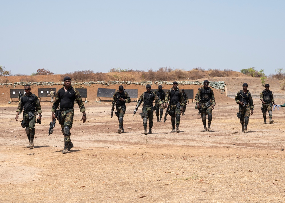 Cameroon Armed Forces conduct weapons training at Flintlock 2023