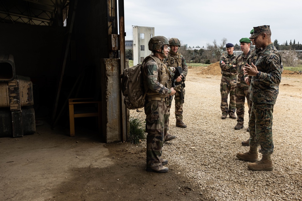 2d MARDIV CG Visits Marines, Sailors and NATO Allies