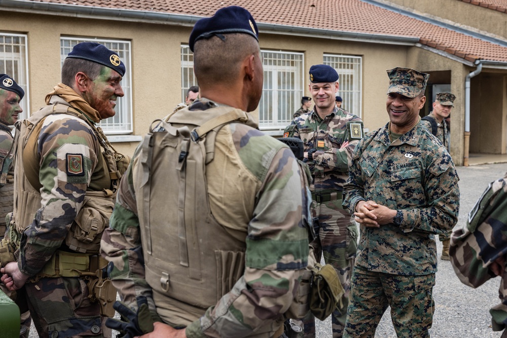 2d MARDIV CG Visits Marines, Sailors and NATO Allies