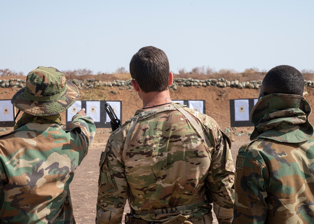 Ghanaian Armed Forces conduct weapons training