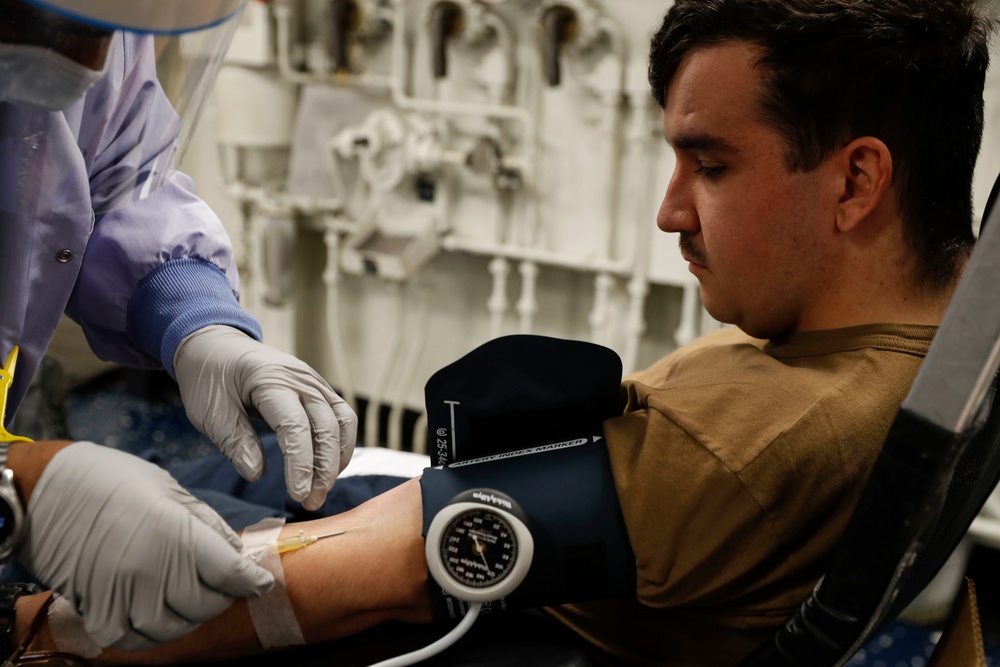 USS Abraham Lincoln holds a blood drive