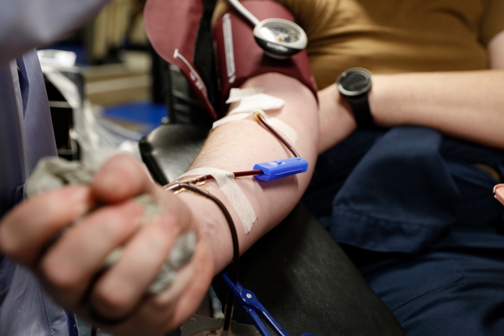 USS Abraham Lincoln holds a blood drive