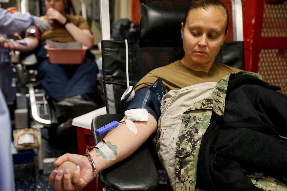 USS Abraham Lincoln holds a blood drive