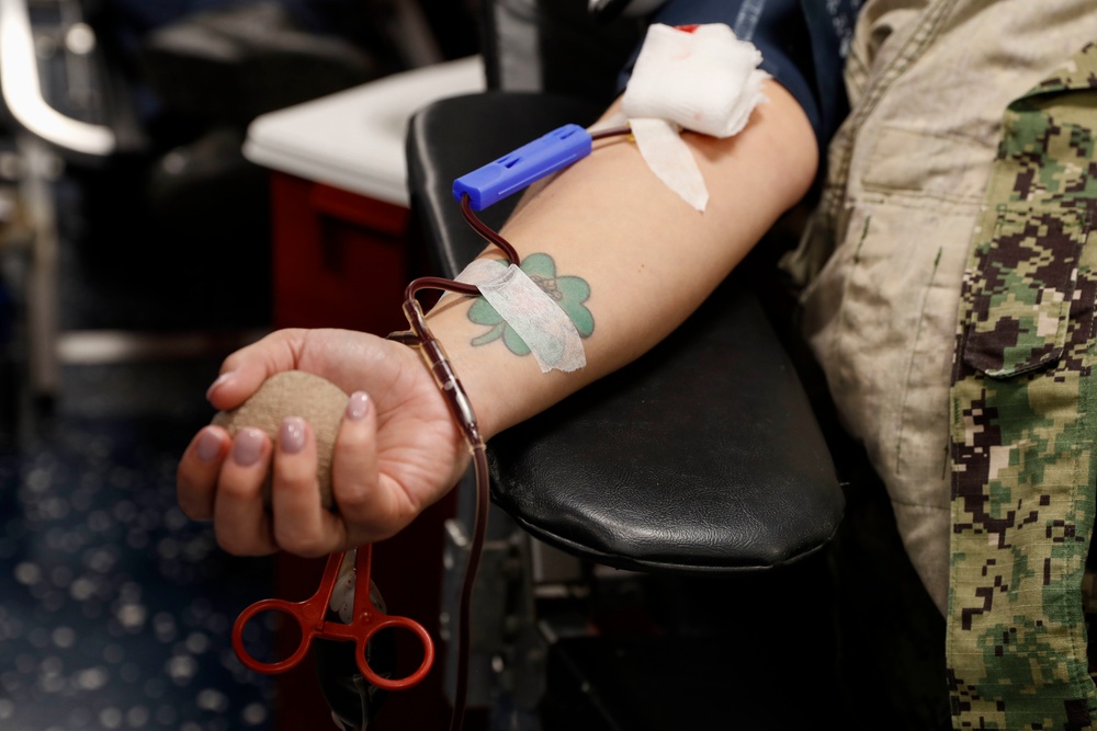 USS Abraham Lincoln holds a blood drive