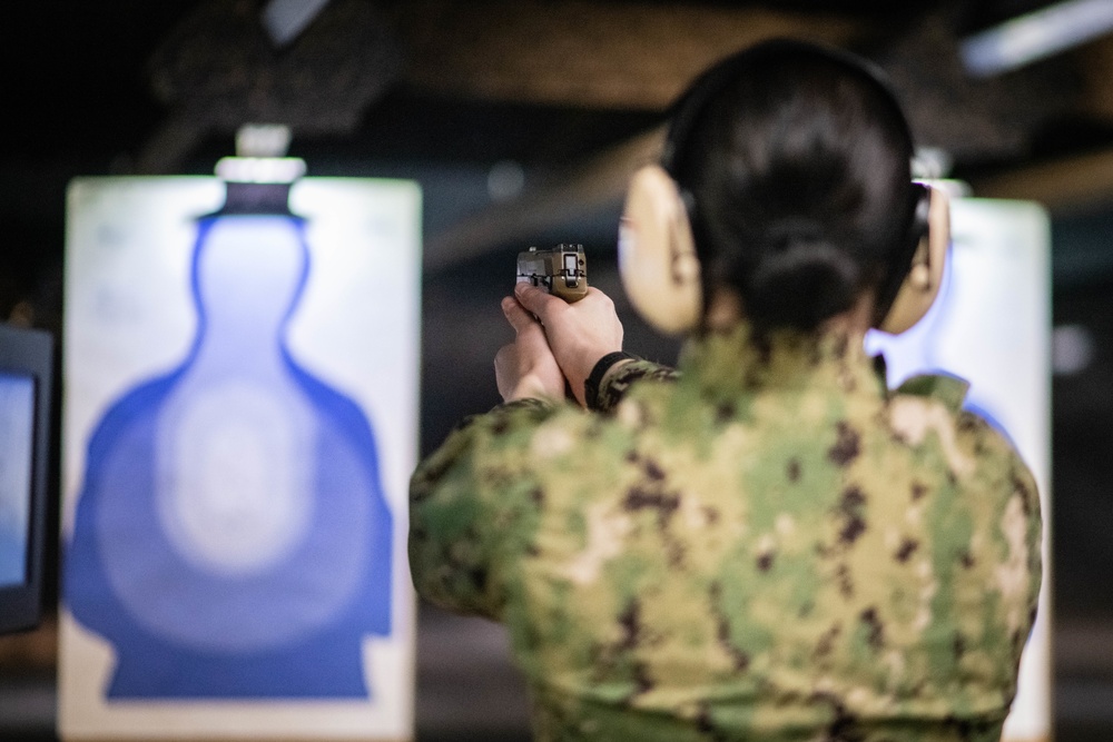 Recruits Qualify Using New M18 Pistol