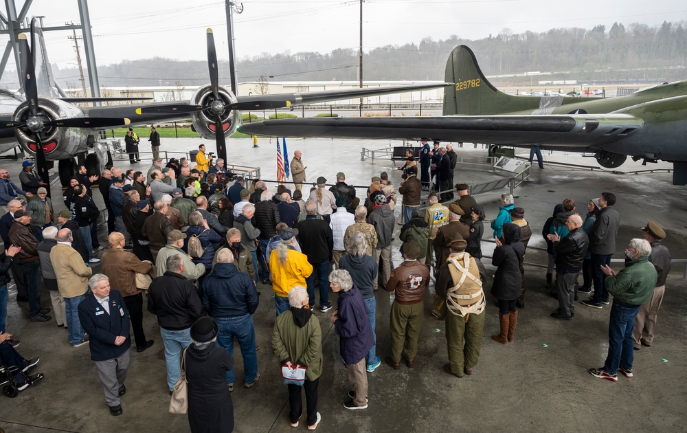 Dvids Images 62d Og Leadership Celebrates Local Wwii Veterans 100th Birthday Image 11 Of 13 6067