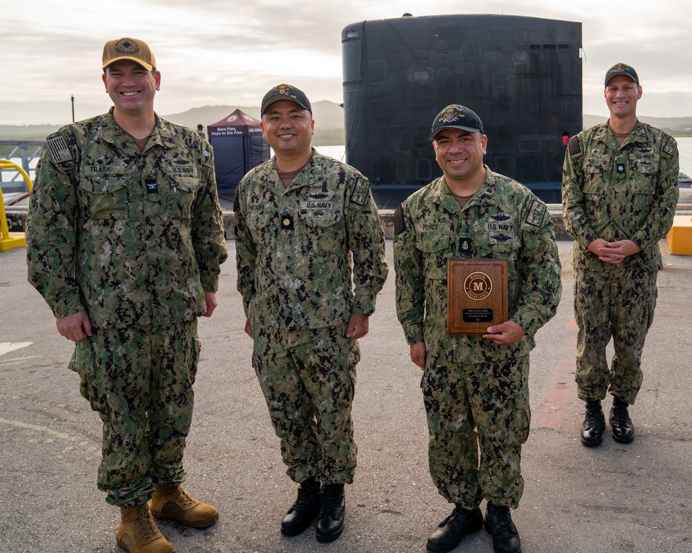 USS Annapolis Receives Battle Efficiency Award