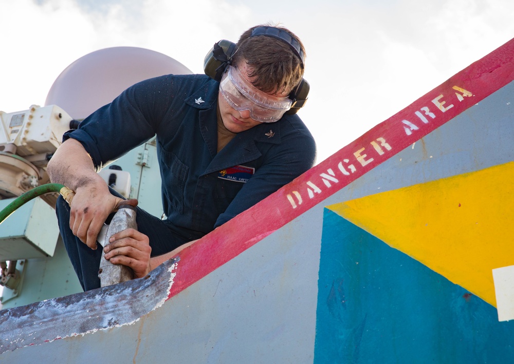 USS Benfold Conducts Routine Operations while Underway