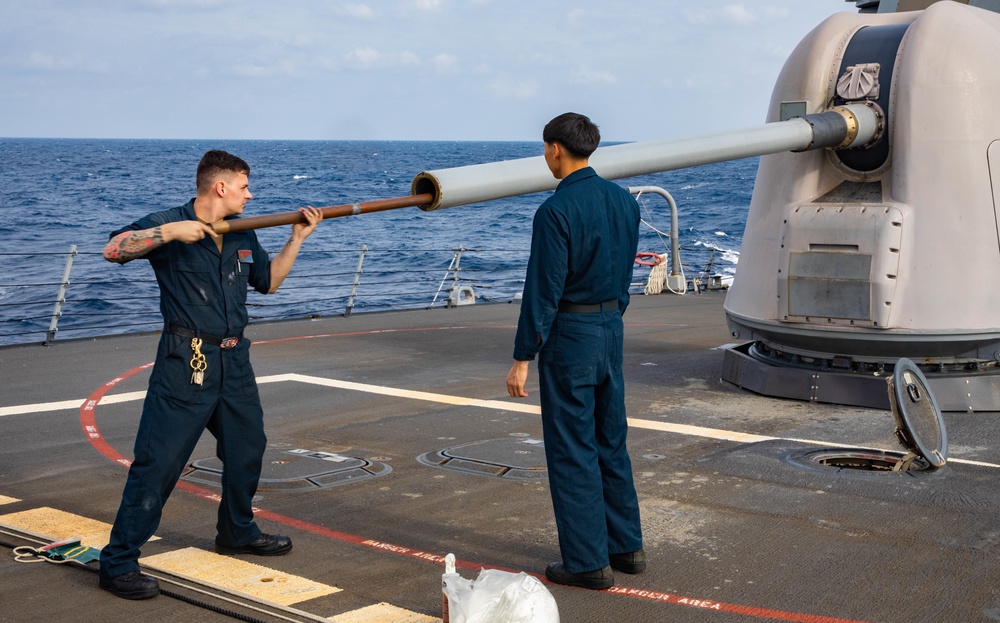 USS Benfold Conducts Routine Maintenance while Underway