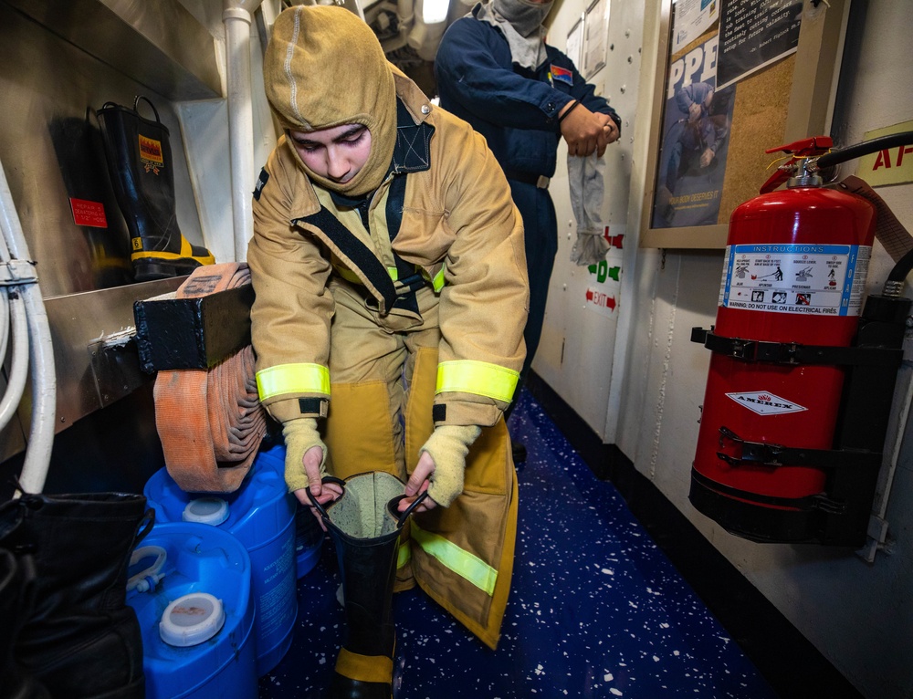 USS Benfold Conducts General Quarters Drill while Underway