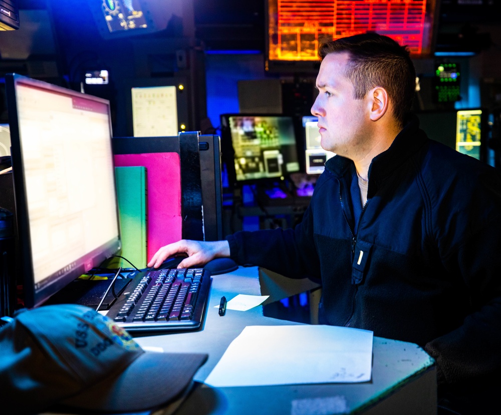 USS Benfold Conducts Routine Operations while Underway