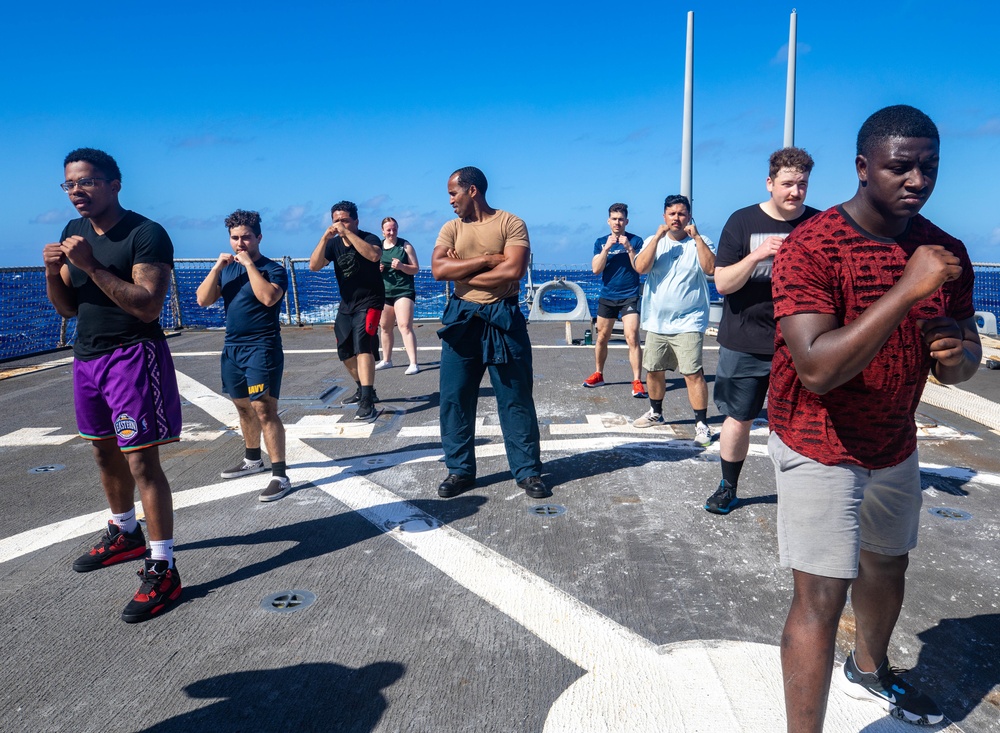 USS Benfold Conducts Security Reaction Force Basic training while Underway